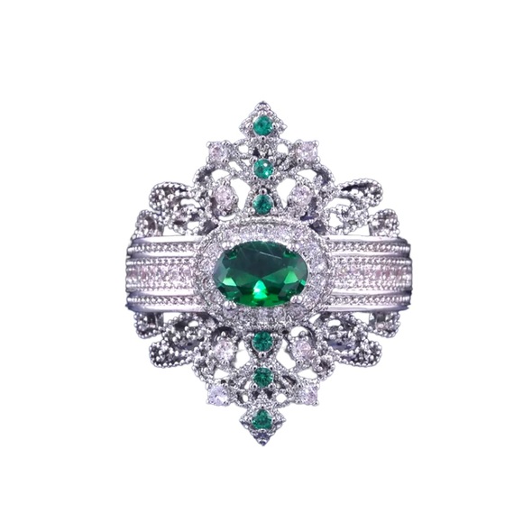Gorgeous Victorian Style Emerald Ring - Picture 1 of 8